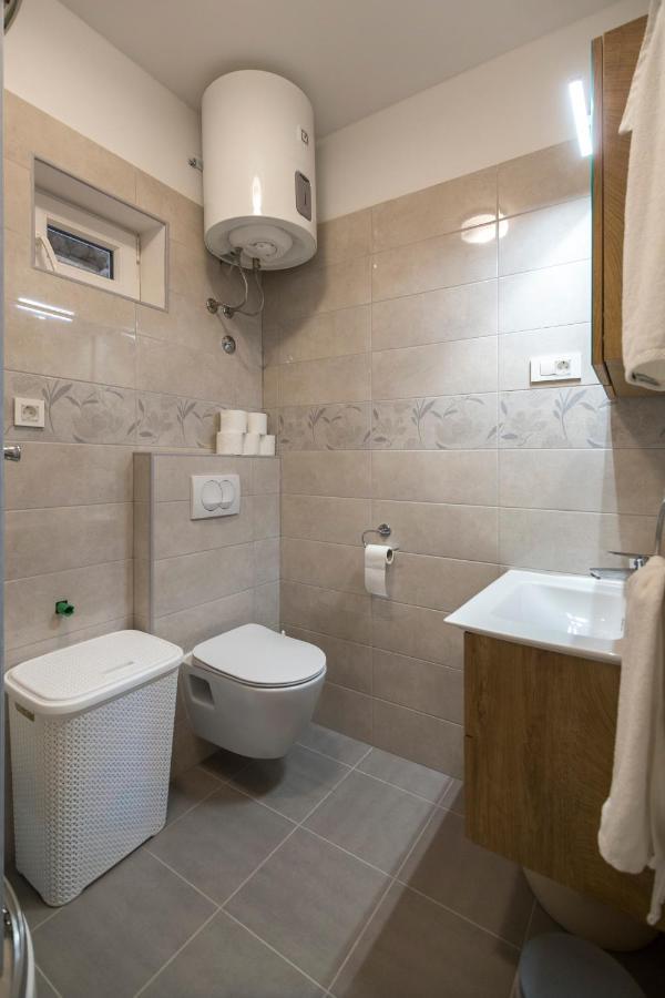 Apartments Bepi Komiza Exterior photo